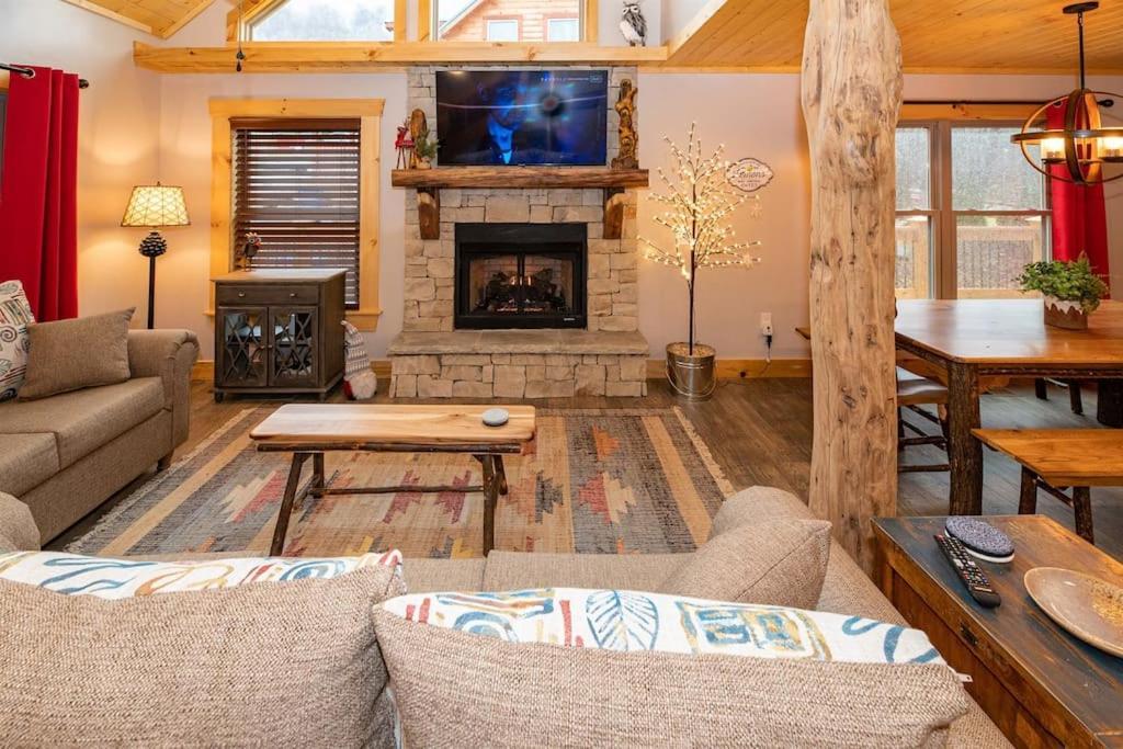 The Snow Owl Cabin Maggie Valley Exterior photo