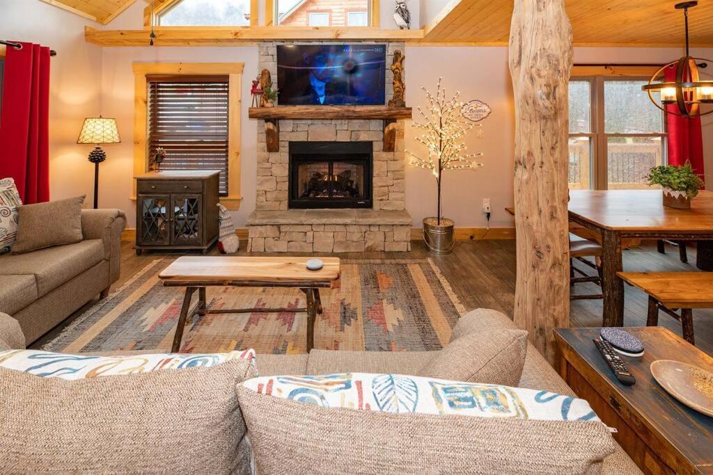 The Snow Owl Cabin Maggie Valley Exterior photo