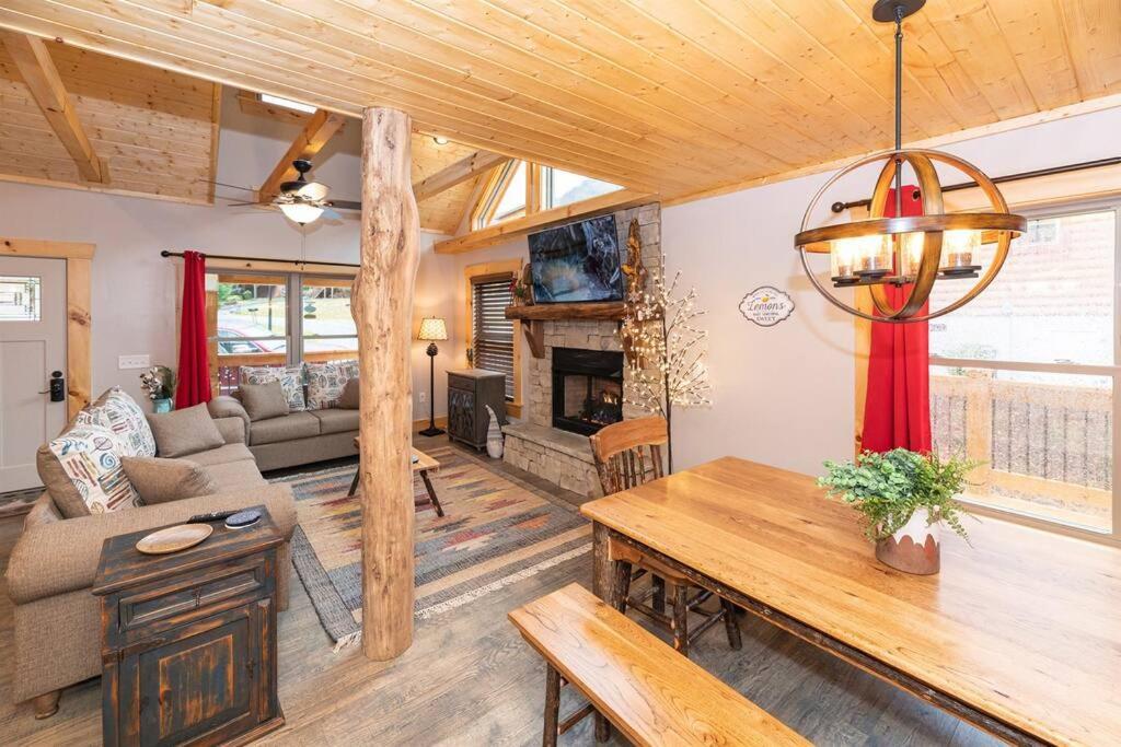 The Snow Owl Cabin Maggie Valley Exterior photo