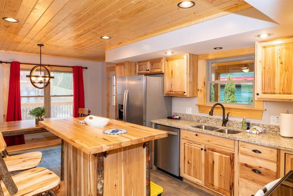 The Snow Owl Cabin Maggie Valley Exterior photo