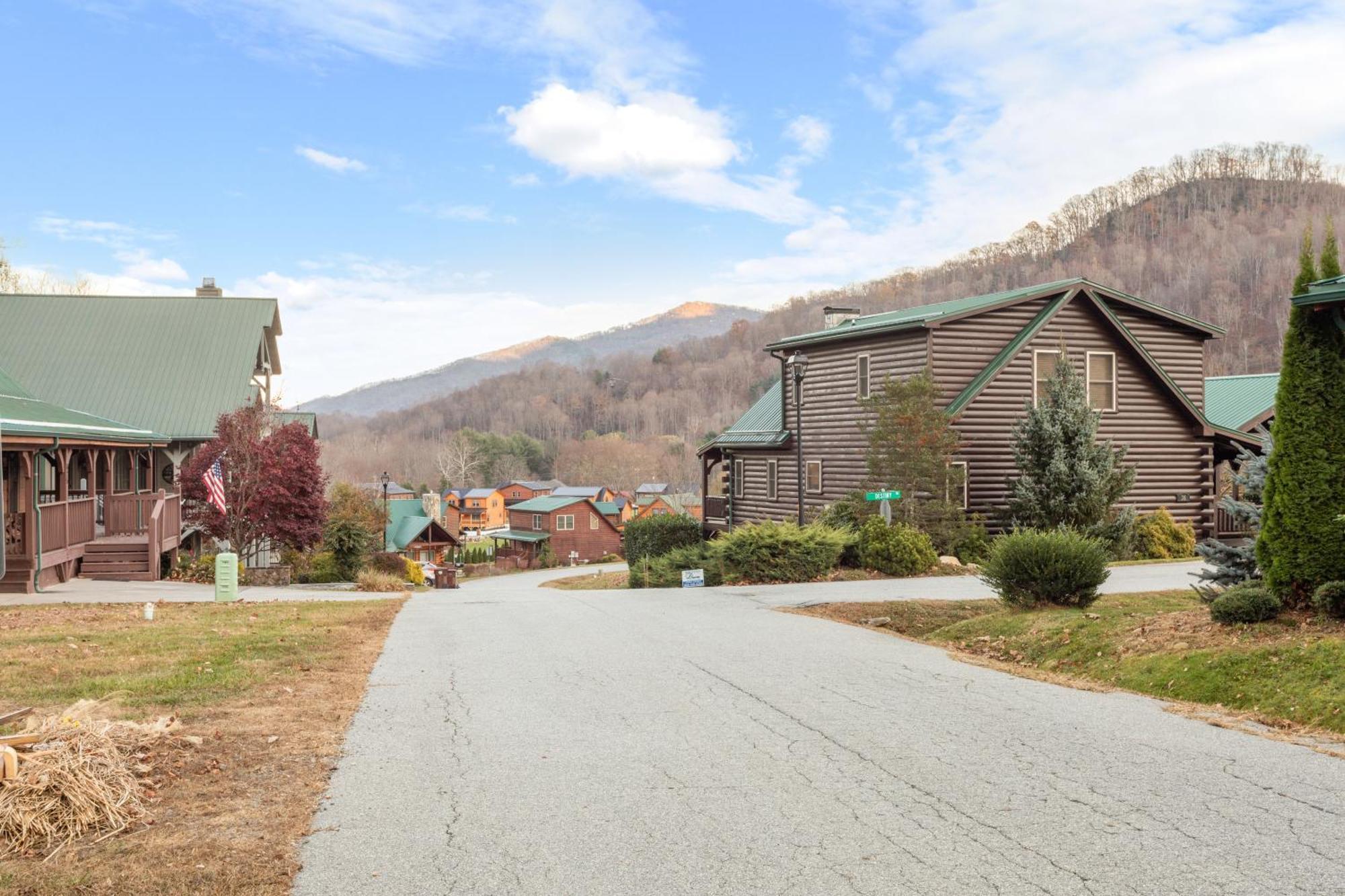 The Snow Owl Cabin Maggie Valley Exterior photo