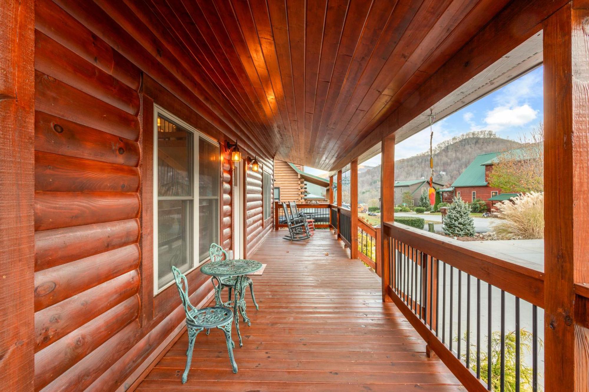 The Snow Owl Cabin Maggie Valley Exterior photo